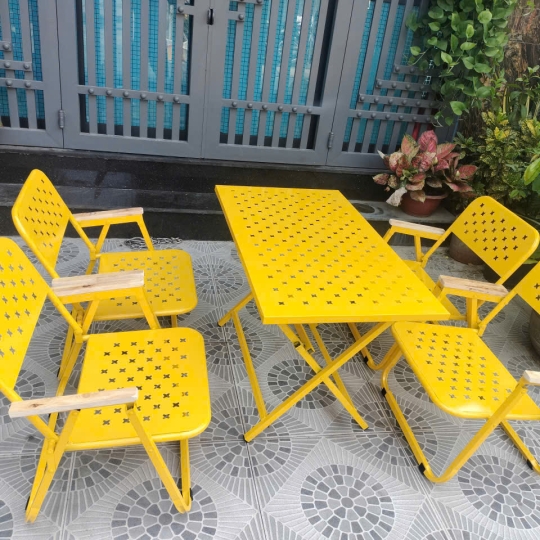 Trọn Bộ Bàn Ghế Xếp Màu Vàng Giá Tốt