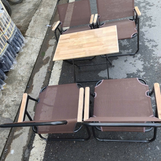 Trọn Bộ Bàn Ghế Lưới Nâu Có Tay Đệm Gỗ