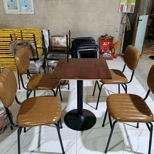 Trọn Bộ Bàn Giá Rẻ Ghế Đệm Da
